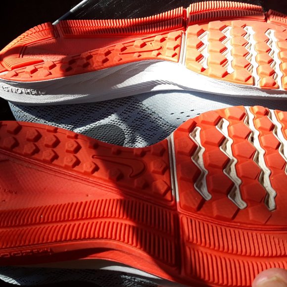 Nike - Picture 3 of 3